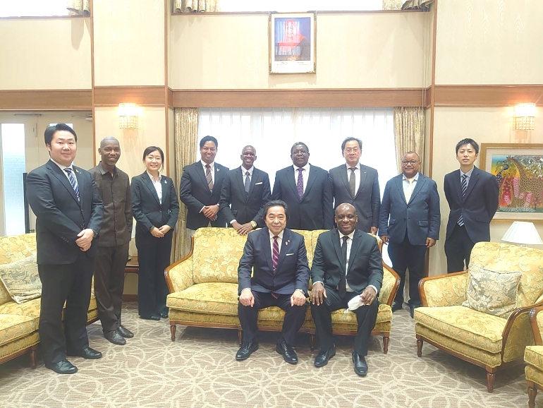 H.E. Ambassador Baraka Luvanda in a group photo with Mayor Shigeharu Uchiya (sitting) with Tanzania Embassy Staff and Mayor’s accompanying Senior Officials from Nagai City