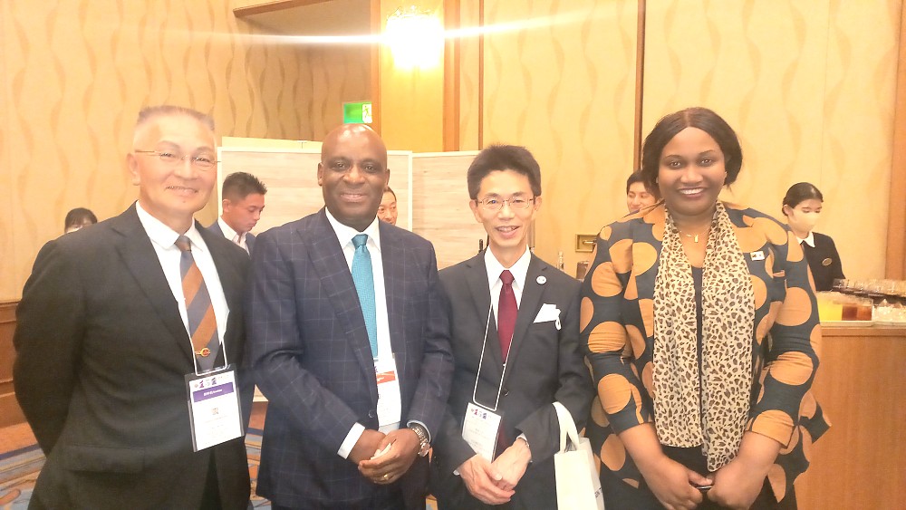 Balozi Baraka Luvanda kwenye picha ya pamoja na baadhi ya wahadhiri na viongozi wa Chuo Kikuu Tsukuba wakati wa Maadhimisho ya Kumbukumbu ya Miaka 50 ya Chuo Kikuu hicho, tarehe 30 Septemba 2023, Ibaraki, Japan