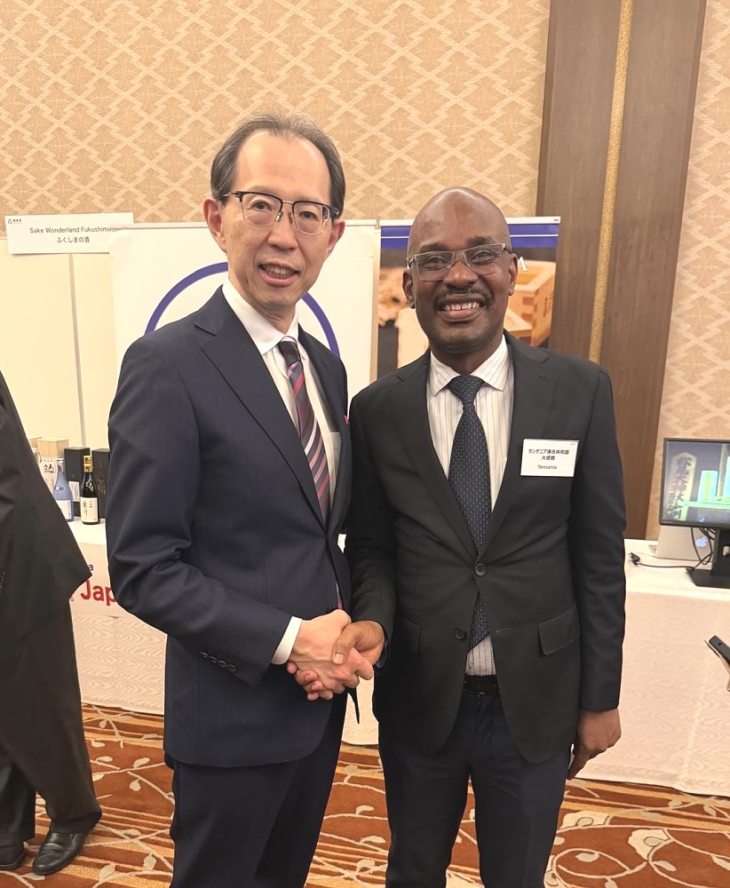 Ambassador Anderson Mutatembwa with the Governor of Fukushima Prefecture, Masa Uchibori, during the seminar and reception.