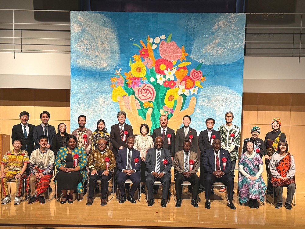 H.E. Ambassador Baraka Luvanda in a group photo with contestant and other invited guests at the 34th Swahili Speech Contest for the Founder’s Cup of Soka University, Dr. Daisaku Ikeda.