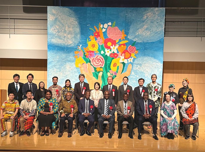 H.E. Ambassador Baraka Luvanda in a group photo with contestant and other invited guests at the 34th Swahili Speech Contest for the Founder’s Cup of Soka University, Dr. Daisaku Ikeda.