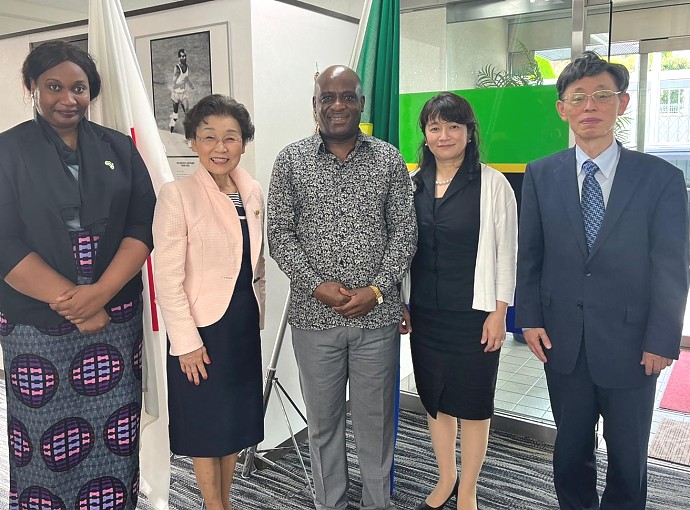 H.E. Baraka H. Luvanda in a group photo with representatives of the Asia-Pacific and Africa Women’s Economic Exchange Association