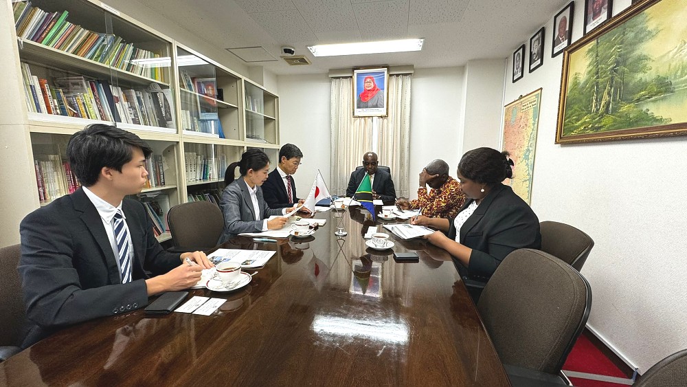 H.E. Ambassador Baraka Luvanda in a meeting with representatives from Marino Forum 21, at the Chancery