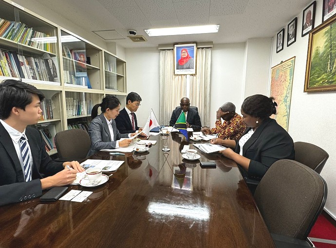 H.E. Ambassador Baraka Luvanda in a meeting with representatives from Marino Forum 21, at the Chancery