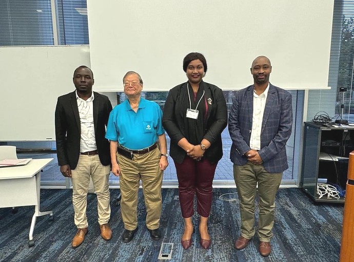 Ms. Edna Dioniz Chuku, Counsellor (Economic Affairs) in a picture with two Tanzanian PhD students studying at Kyushu University under the sponsorship of the KIZUNA Program accompanied with their Program Manager, in Tokyo