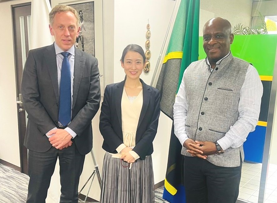 H.E. Ambassador Baraka Luvanda in a picture with Mr. Michael Lagowski and Ms. Yu Horii of the Mitsubishi Corporation