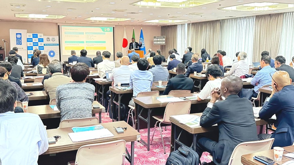 Bw. Gilead Teri, Mkurugenzi Mtendaji wa Kituo cha Uwekezaji Tanzania kwenye Semina Elekezi ya Uwekezaji jijini Osaka, wakati wa Kampeni ya Kuhamasisha na Kutangaza Fursa za Uwekezaji za Tanzania nchini Japan, tarehe 31 Mei 2024