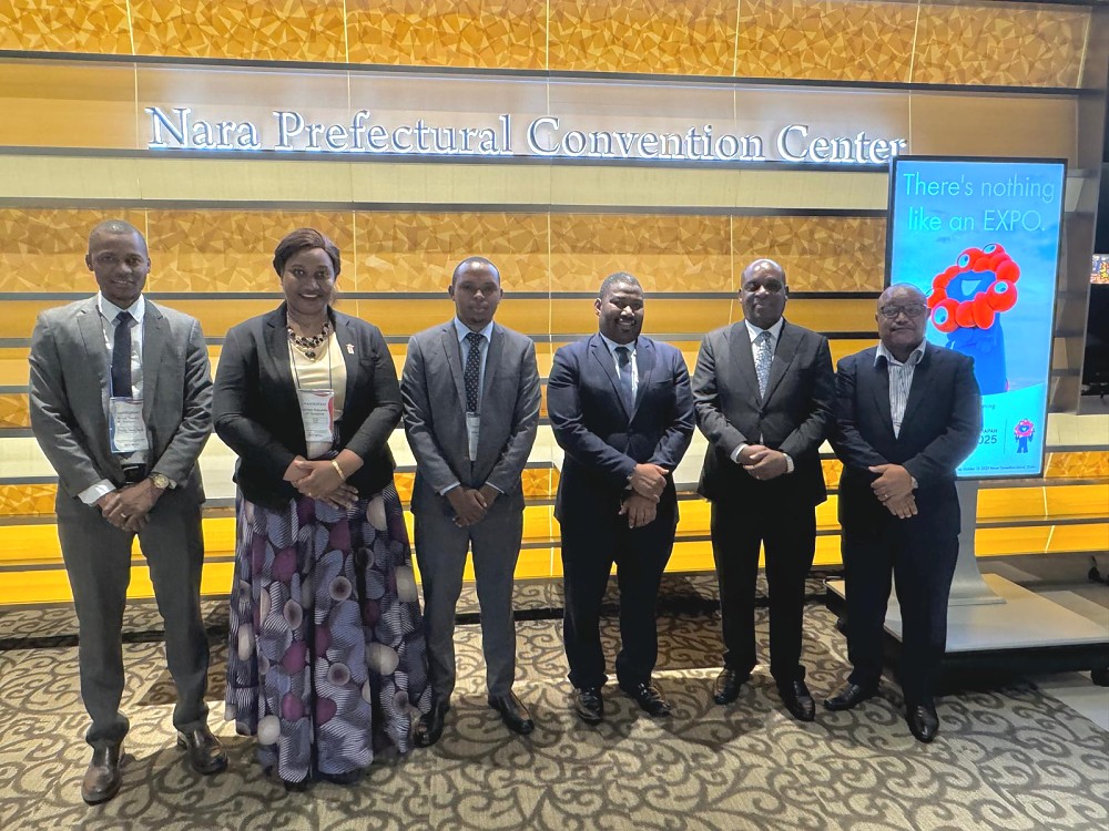 Katibu Mkuu wa Wizara ya Viwanda na Biashara, Dkt. Hashil T. Abdallah aliyeambatana na Mhe. Baraka H. Luvanda pamoja na maafisa waandamizi wa Tanzania wakati wa Mkutano wa 4 wa Maandalizi (4th IPM) wa Maonesho ya EXPO 2025 Osaka, uliofanyika Nara, Japan