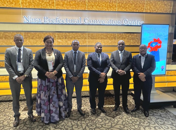 Katibu Mkuu wa Wizara ya Viwanda na Biashara, Dkt. Hashil T. Abdallah aliyeambatana na Mhe. Baraka H. Luvanda pamoja na maafisa waandamizi wa Tanzania wakati wa Mkutano wa 4 wa Maandalizi (4th IPM) wa Maonesho ya EXPO 2025 Osaka, uliofanyika Nara, Japan