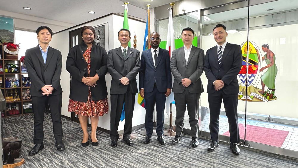 His Excellency Anderson Mutatembwa, Ambassador-Designate, in a group photo with representatives of Sumitomo Mitsui Banking Corporation (SMBC) at the Chancery