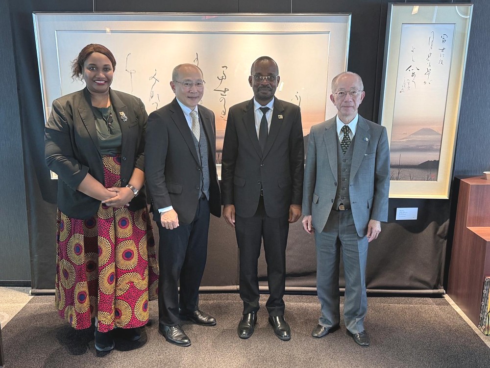 His Excellency Anderson Mutatembwa in a group photo with His Excellency Yasushi Misawa, the Ambassador in charge of the Kansai Region accampanied by Dr. Kazusue Konoike, Tanzania Honorary Consul in Osaka and Ms. Edna Dioniz Chuku, Counselor of the Embassy