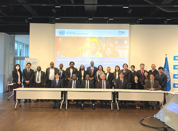 Balozi Anderson Mutatembwa kwenye hafla ya kufunga Mpango wa Mafunzo ya Ufundi Viwandani ulioandaliwa na UNIDO ITPO Tokyo kwa ufadhili wa Serikali ya Japan kupitia Wizara ya Uchumi, Biashara na Viwanda (METI).