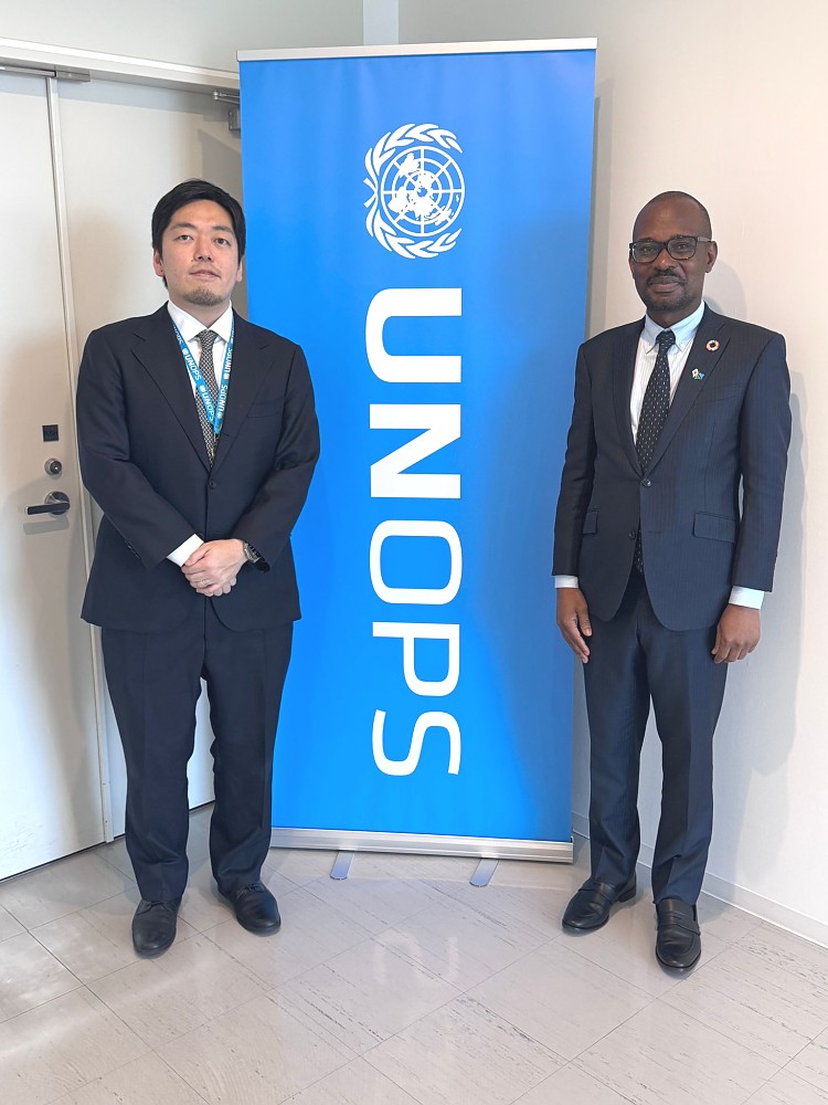 H.E. Anderson Mutatembwa in a photo with Mr. Yuichi Sugawara, Acting Head of Office of United Nations Office for Project Services (UNOPS) in Tokyo