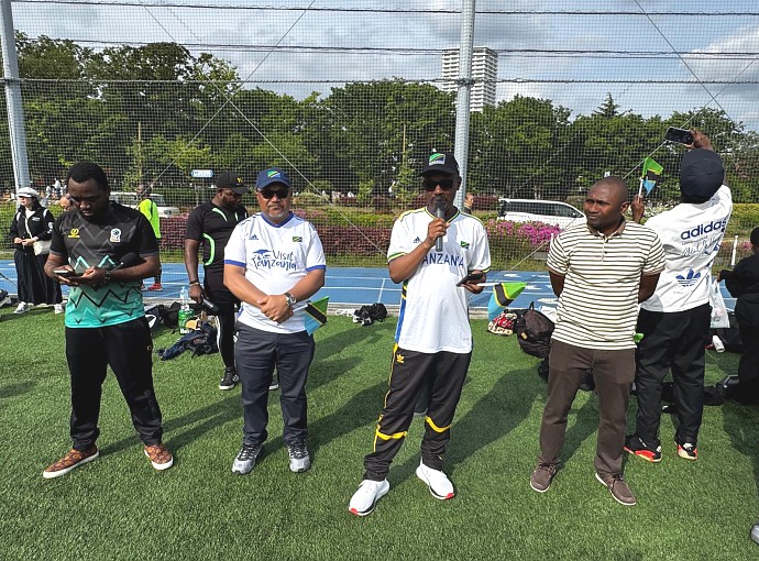 Balozi Anderson Mutatembwa akifungua Mashindano ya Mpira wa Miguu kwa DIASPORA ya kuadhimisha Miaka 62 ya Jamhuri ya Muungano wa Tanzania