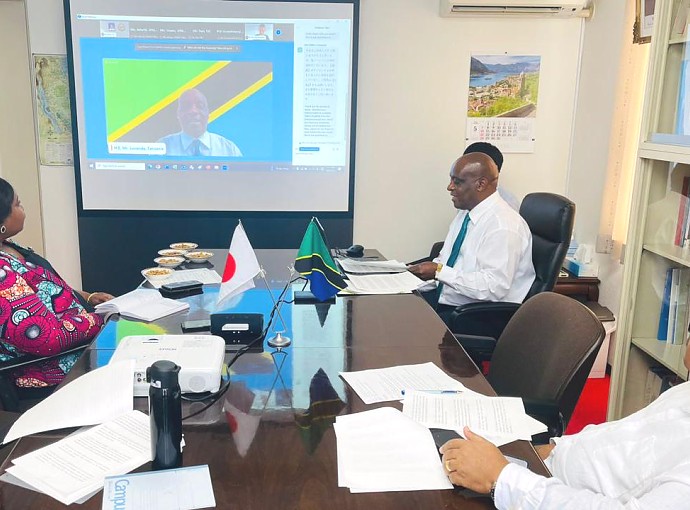 Balozi Baraka Luvanda akitoa Hotuba kwenye Kongamano la Kwanza la Uwekezaji kwa Kampuni za Japan, lililofanyika kwa njia ya mtandao